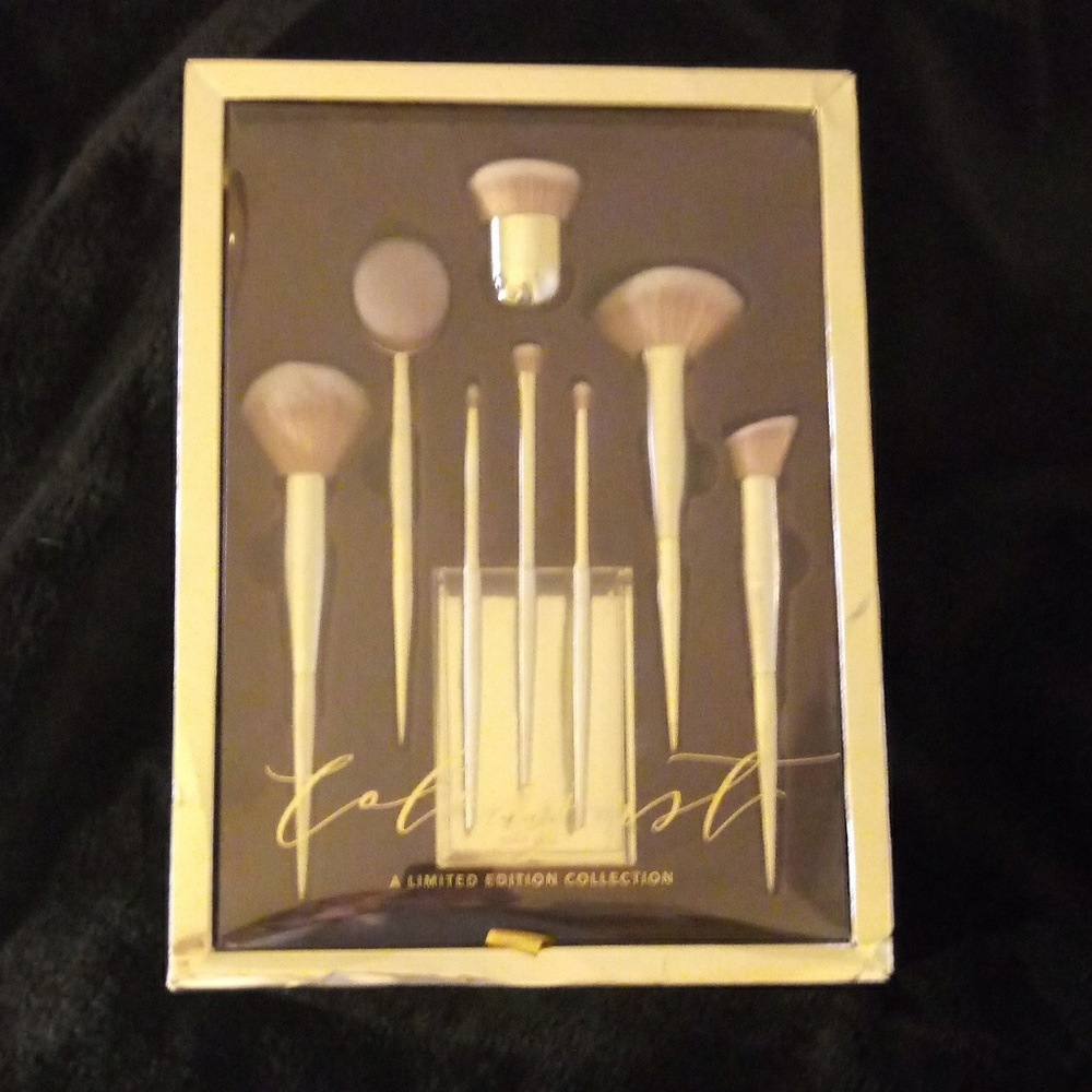 COLORJUST A LIMITED EDITION COLLECTION